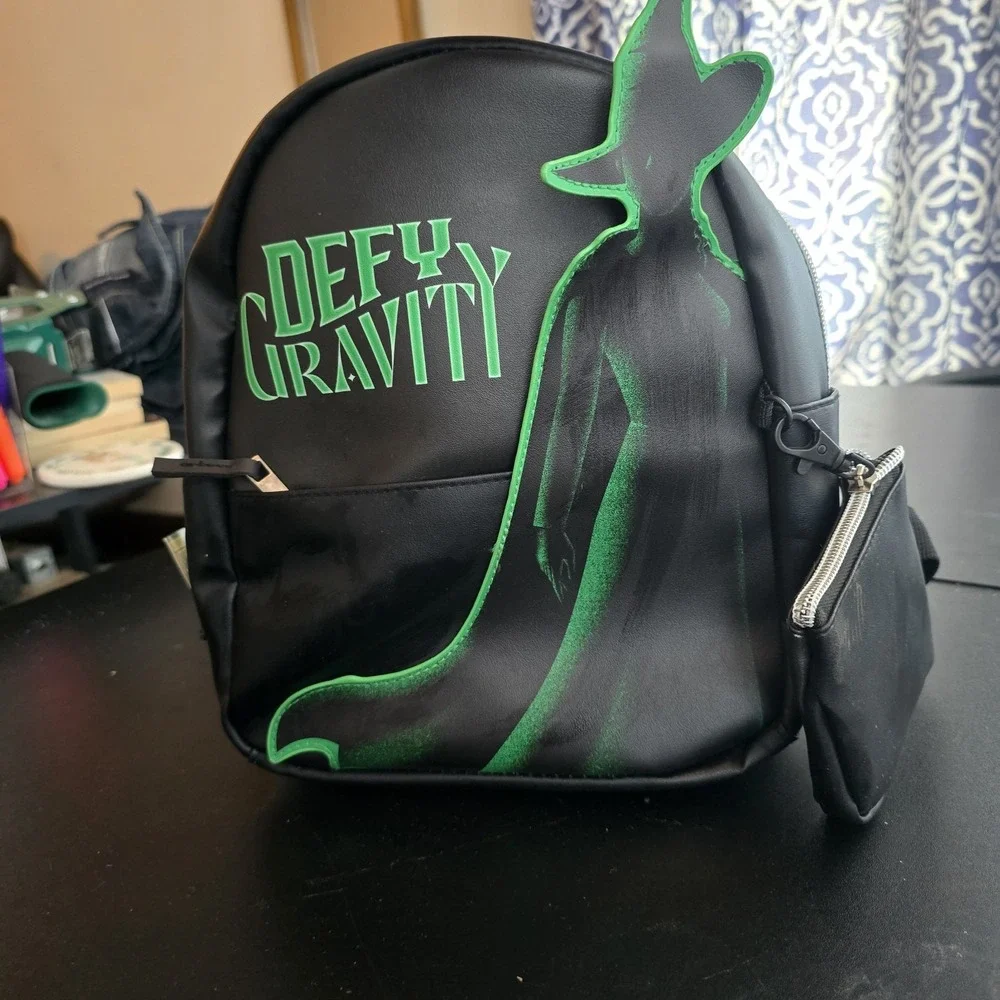 Universal City Studios WICKED Defy Gravity Universal Studio Elphaba Mini